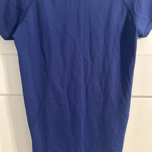 Lululemon Athletica Blue Fitted Short Sleeve swiftly tech Tee - Picture 6 of 7